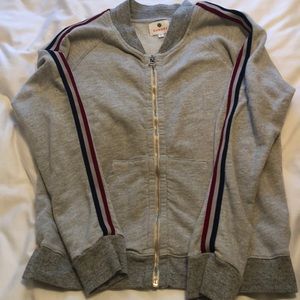 Grey sweatshirt